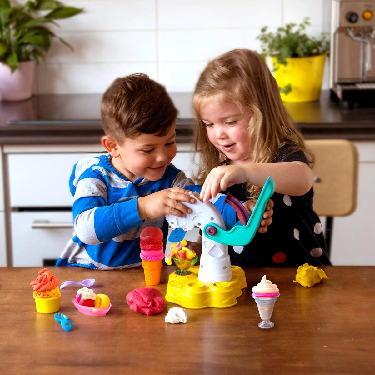 Tutti Frutti Sparkling Ice Cream Maker Kit OllyOlly