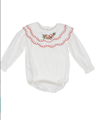 The Oaks White Holly Wreath Blair Bubble with Scalloped Collar
