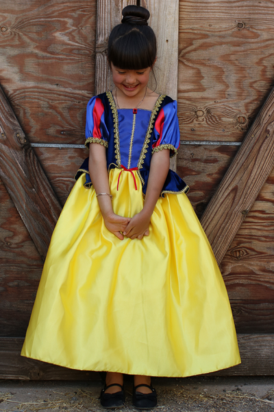 Great Pretenders Deluxe Snow White Dress Olly Olly Great Pretenders Deluxe Snow White Dress Olly Olly