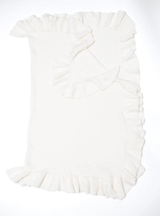 Bei Bei ruffle knit baby blanket in cloud, additional view