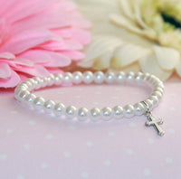 Collectables Heirloom Collection Pearl Bracelet w/ Gold Cross