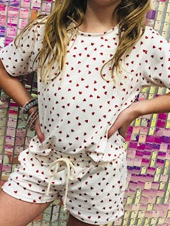 Erge Ivory Set with Red Hearts